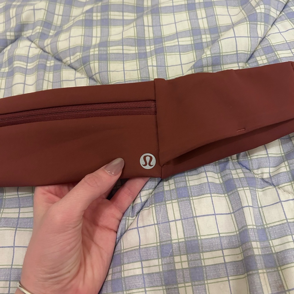 Lululemon Fast and Free Running Belt L/XL - Picture 3 of 4